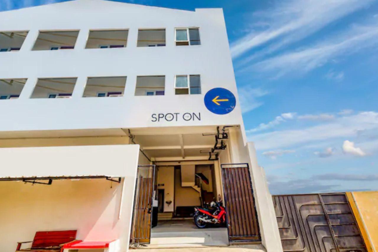 Spot On 2026 Arta Residence Semarang Kültér fotó