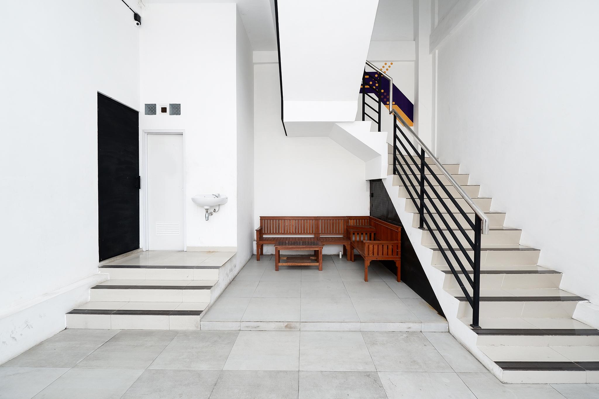 Spot On 2026 Arta Residence Semarang Kültér fotó