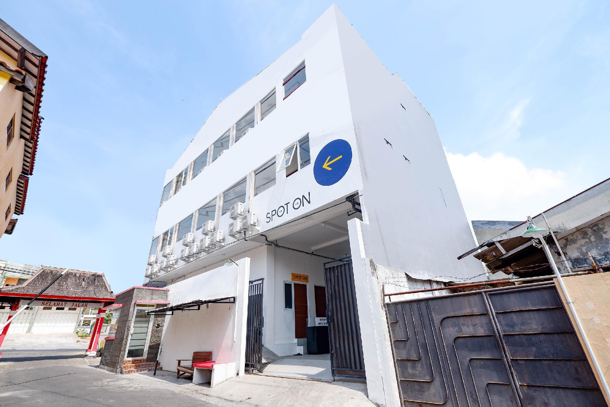 Spot On 2026 Arta Residence Semarang Kültér fotó