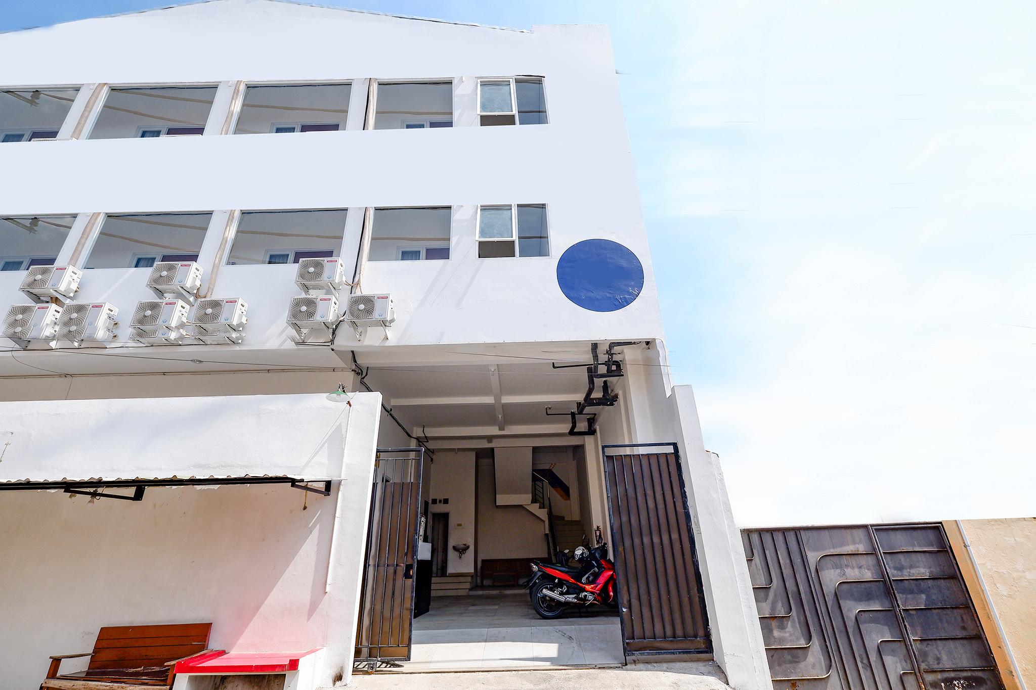 Spot On 2026 Arta Residence Semarang Kültér fotó