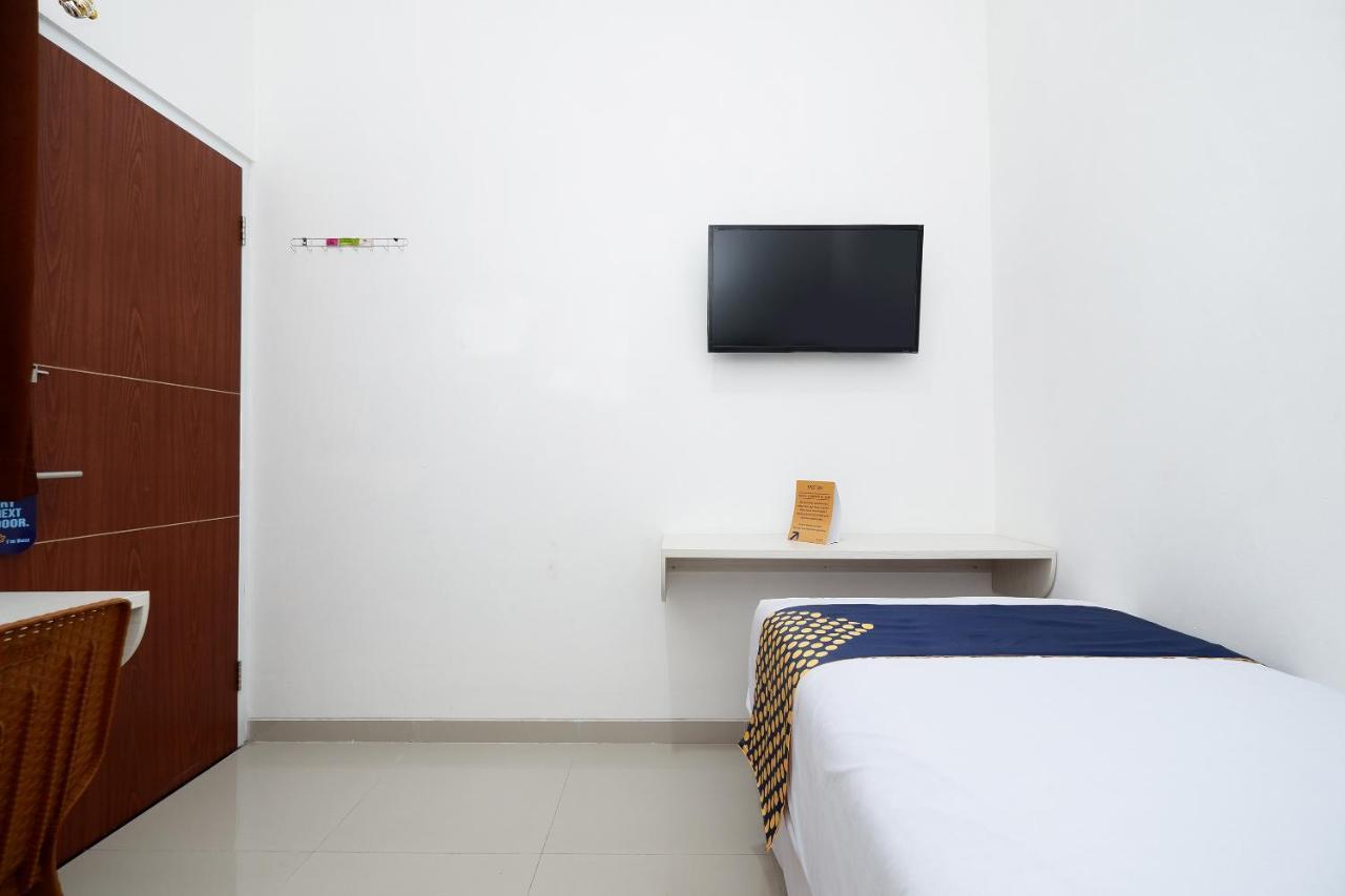 Spot On 2026 Arta Residence Semarang Kültér fotó