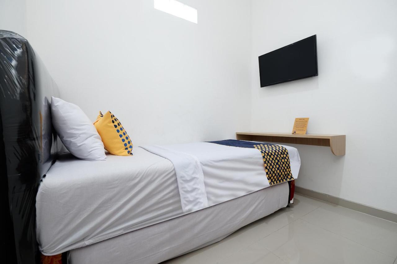 Spot On 2026 Arta Residence Semarang Kültér fotó